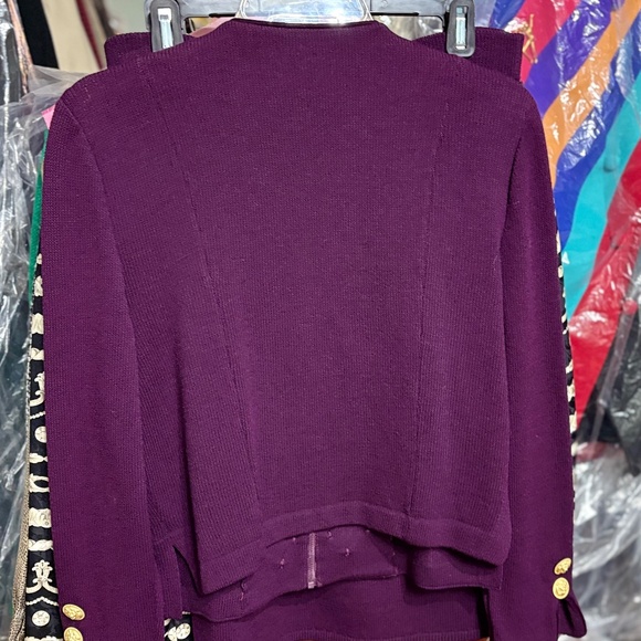 2 piece set. St. John collection size 12 sweater top and skirt - Picture 4 of 10